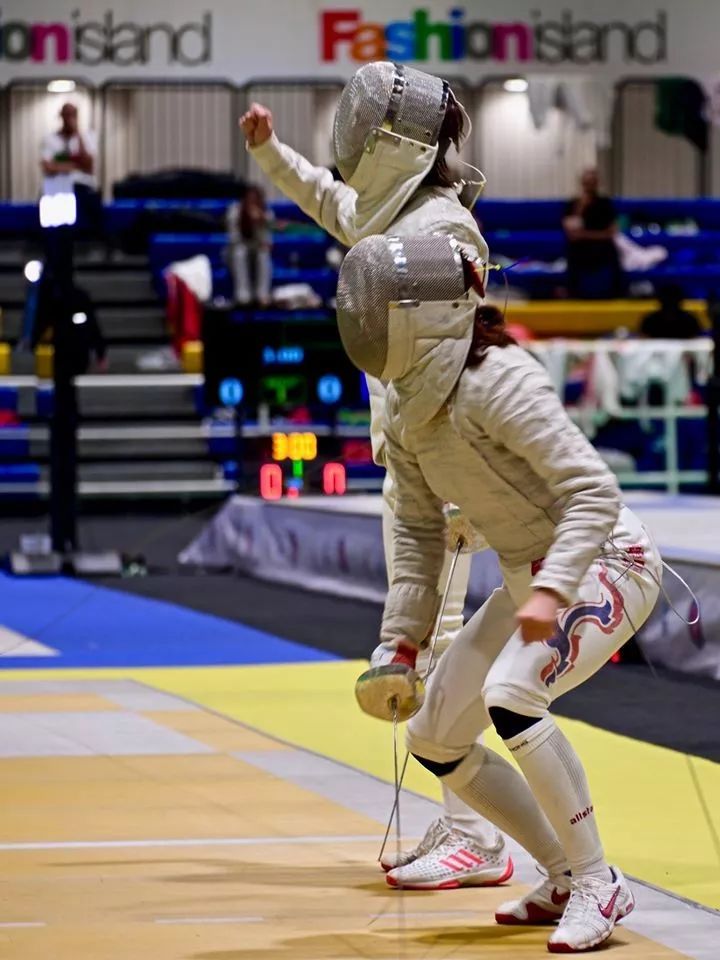 雷速体育下载-南美选手火力全开夺得击剑团体铜牌