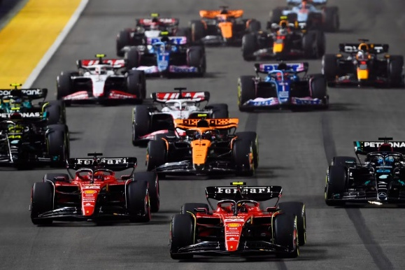 哈斯车队鏖战索伯车队，勒克莱尔扛起全队